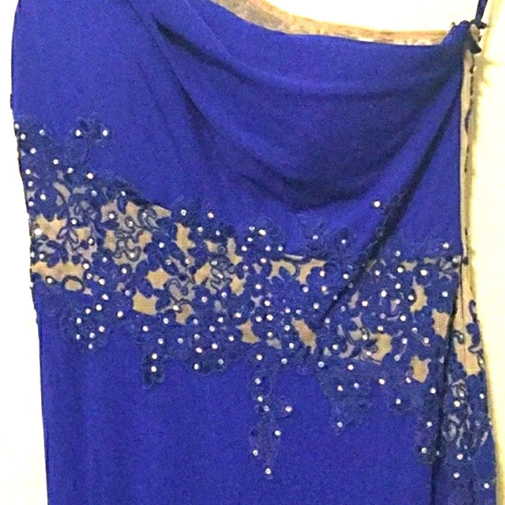 Xscape Embellished One shoulder Mesh Mermaid Gown - Picture 4 of 8